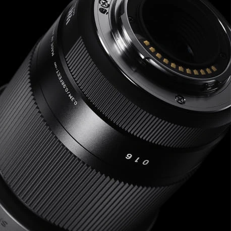 Sigma 56mm f1.4 DC DN (C)-Des4