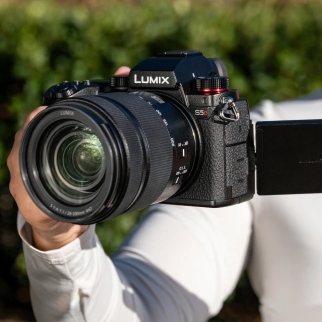 Panasonic Lumix DC-S5D-Des1